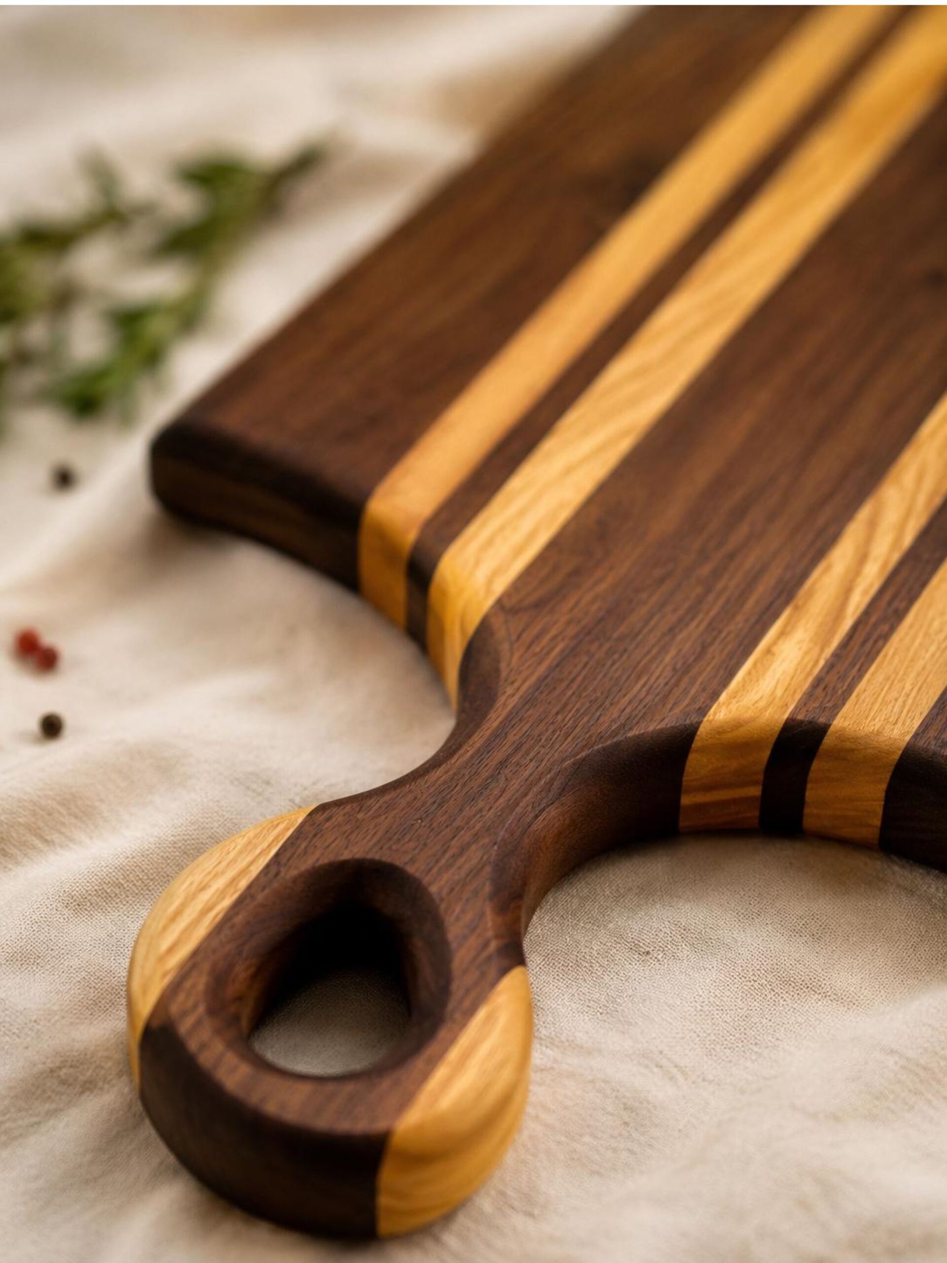 Ash-Walnut natural wood cutting board – striped, natural - Image 2